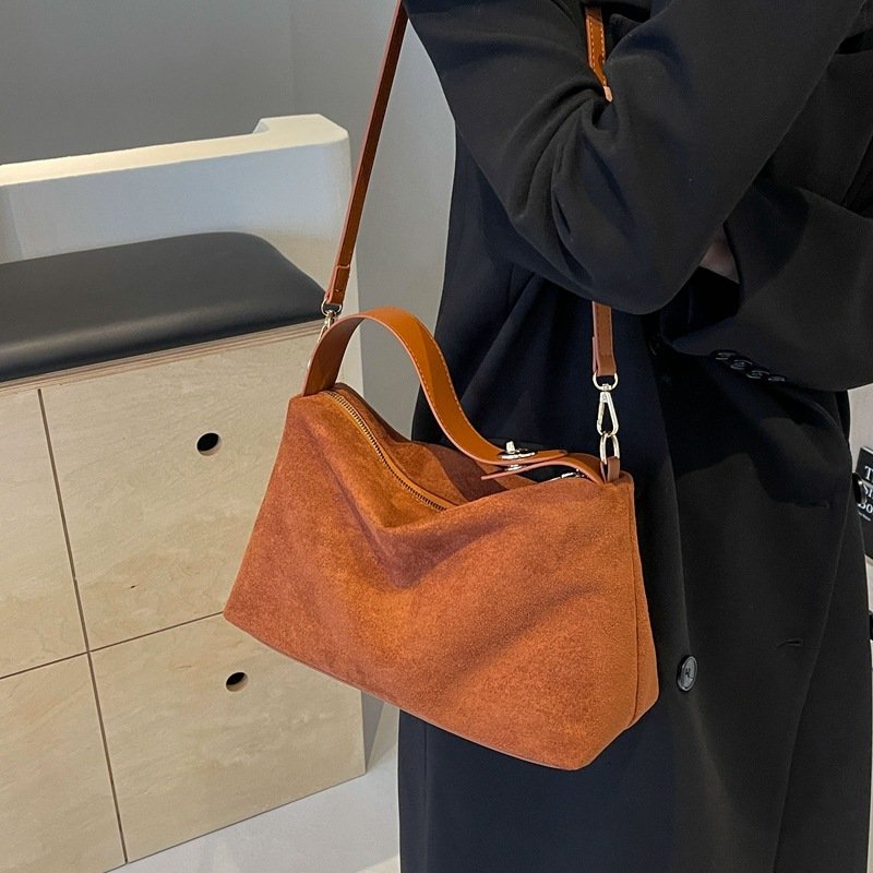Boston Bags Women's Retro Fashion Shoulder Underarm Bag - Image 6